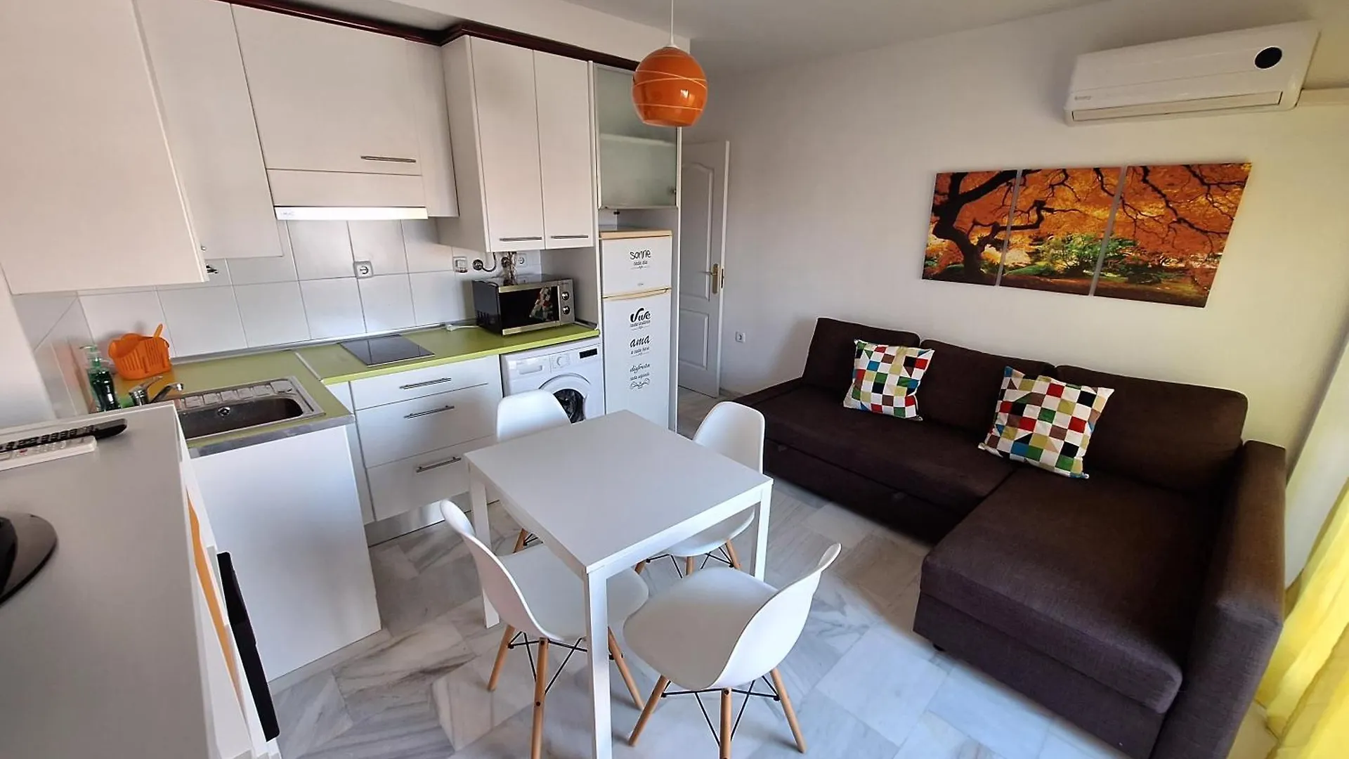 SOL Y PLAYA ROQUETAS-Ático con piscina, solarium y garaje Apartamento Roquetas de Mar 0*,  Espanha