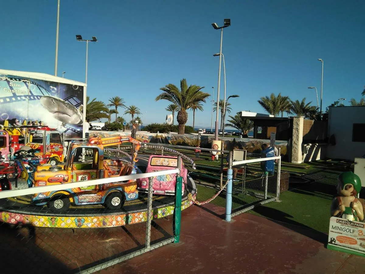 SOL Y PLAYA ROQUETAS-Ático con piscina, solarium y garaje Apartamento Roquetas de Mar 0*,